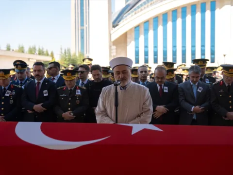 Şehit Albay Sayit Gökgöz son yolculuğuna uğurlandı - fotoğraf 1
