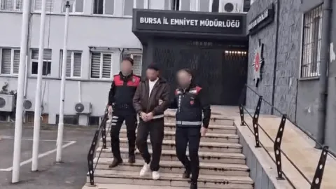 Güzellik merkezinde çirkin tuzak: 305 senetli sözleşme ele geçirildi