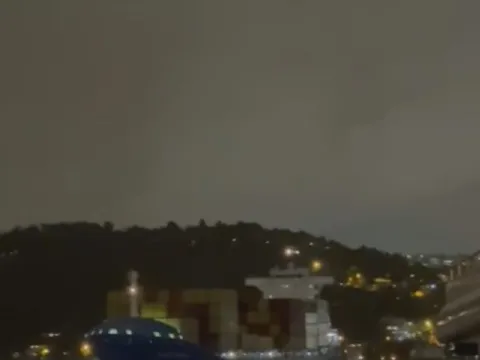 İstanbul Boğazı'nda sürüklenen gemi kurtarıldı - fotoğraf 2