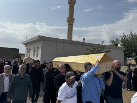 Mardin'de feci kaza: Aynı aileden 6 kişinin cenazesi defnedildi - fotoğraf 1