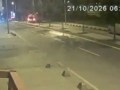 Arnavutköy'de 9 yaralının olduğu minibüs kazasının görüntüleri ortaya çıktı - fotoğraf 4