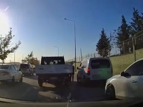 Kamera görüntüsü çıktı... 180 bin TL'lik tekme attı! - fotoğraf 2