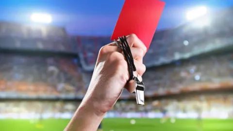 HAKEMLERİ BÖYLE FİŞLEMİŞLER! Faal Futbol Hakemleri Derneği'ndeki bilgisayar incelendi