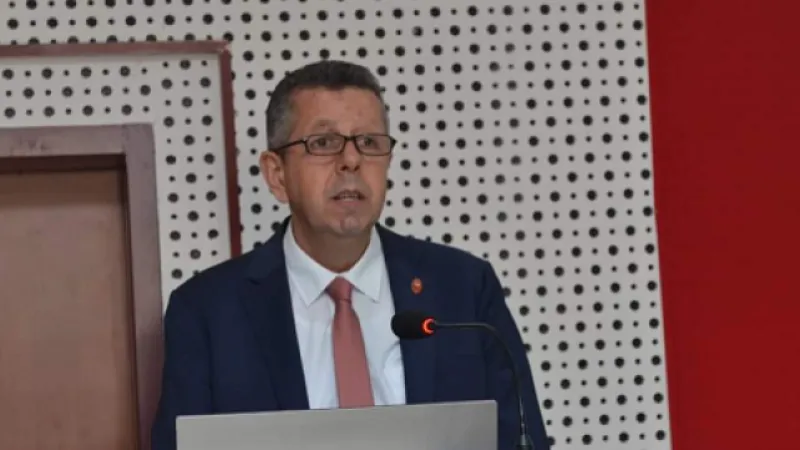 HAMURCU: HARÇLAR HEKİMLİK HİZMETLERİNİ TEHDİT EDİYOR