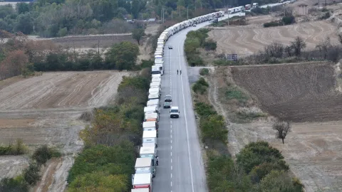 Hamzabeyli Sınır Kapısı'nda 27 kilometrelik TIR kuyruğu