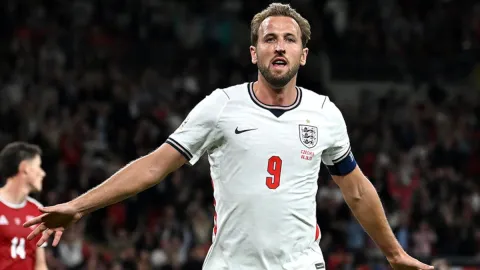 Harry Kane tarihe geçti! İngiltere Çekya'yı rahat geçti