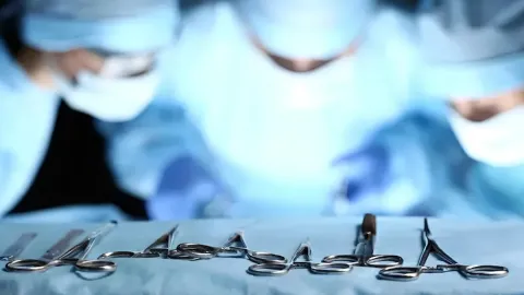 Hastanın bağırsağında bulunan cismin sırrı mahkemelik oldu: İki doktor yargılanıyor