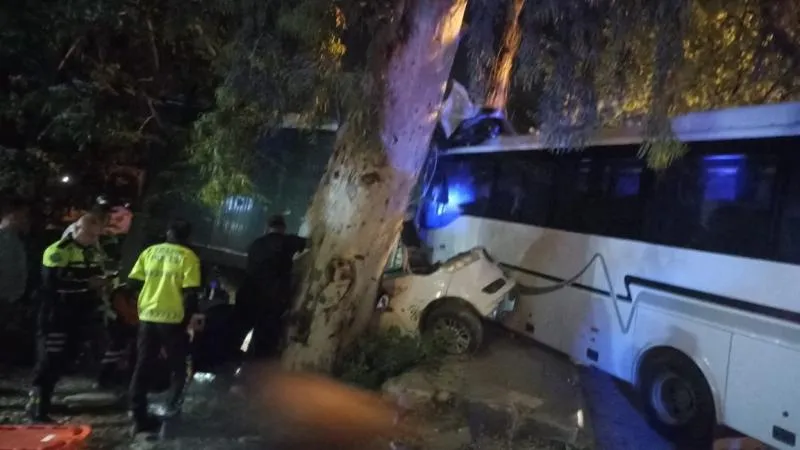 Hatay Defne'deki Kazada 2 Kişi Yaralandı