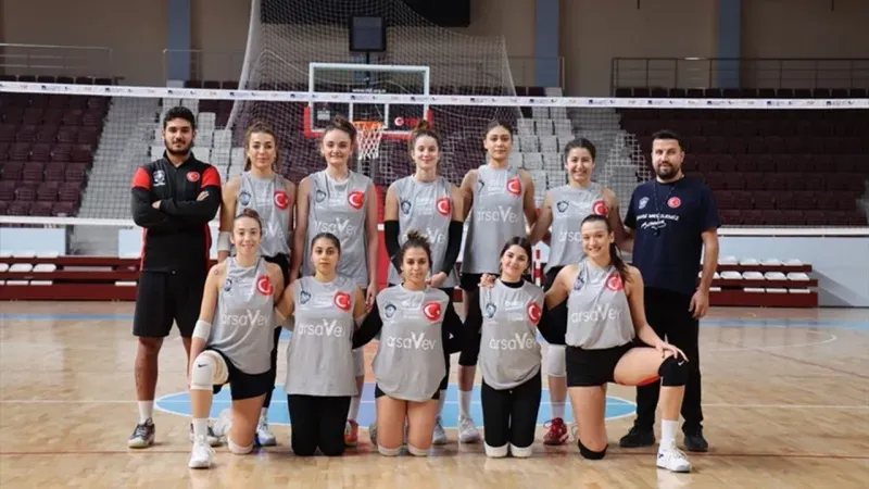 HATAY VOLEYBOL TAKIMI DESTEK BEKLİYOR