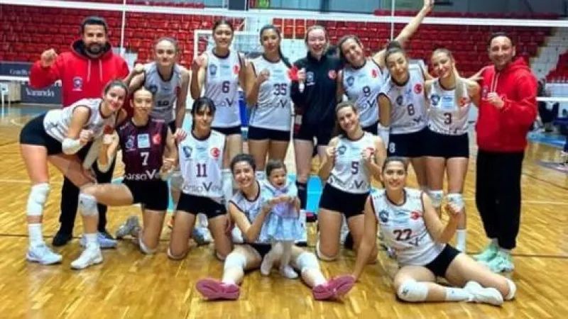 Hatay Voleybolcu Kadınlardan Galibiyet Sevinci