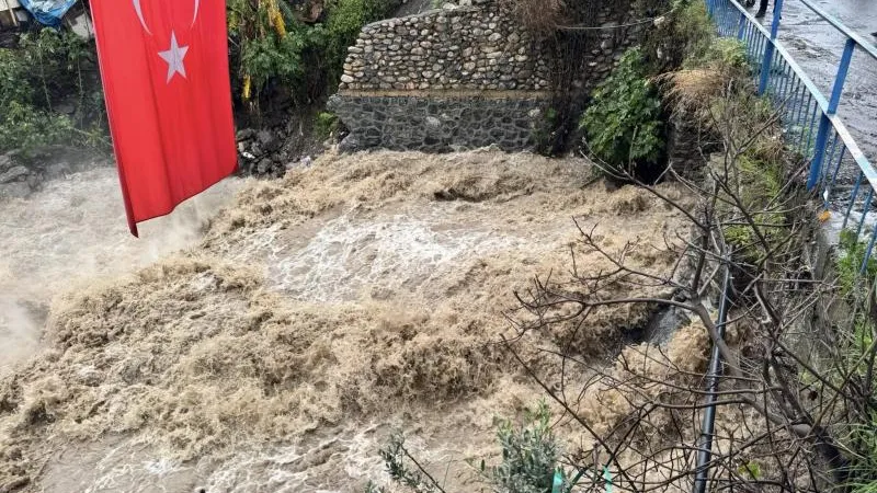 Hatay'da Etkili Yağış Üzerine Önlemler Arttırıldı