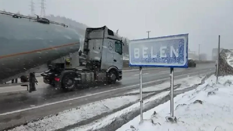 HATAY'DA KAR ETKİSİNİ GÖSTERDİ