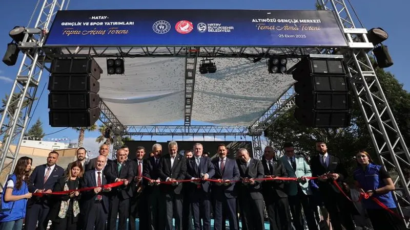 HATAY'DA KONUŞAN BAKAN BAK: GENÇLERİ SPORA YÖNLENDİRİN