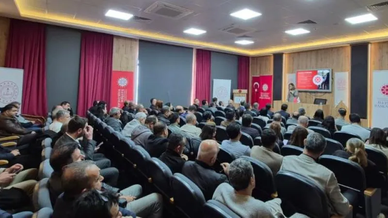 Hatay'da Okul Müdürlerine Resmi Nezaket Eğitimi