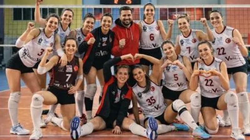 Hataylı  Kadın Voleybolcular Tarih Yazdı
