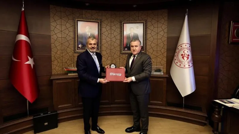 HBB BAŞKANI ÖNTÜRK’TEN BAKAN BAK’A ZİYARET