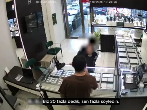 Kuyumcuya saldırıp gasbettiği otomobille kaçtı: Yeni görüntüler ortaya çıktı - fotoğraf 1