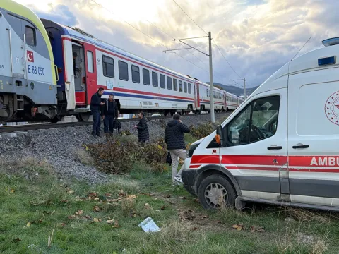Kütahya’da yolcu treninin çarptığı yaya ağır yaralandı - fotoğraf 2