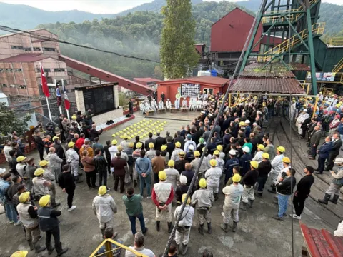 Amasra'da maden faciasında hayatını kaybeden 43 madenci anıldı - fotoğraf 4