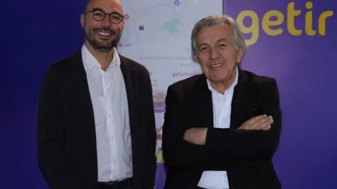 Her iki kişiden biri online market veya hızlı teslimat kullanıyor