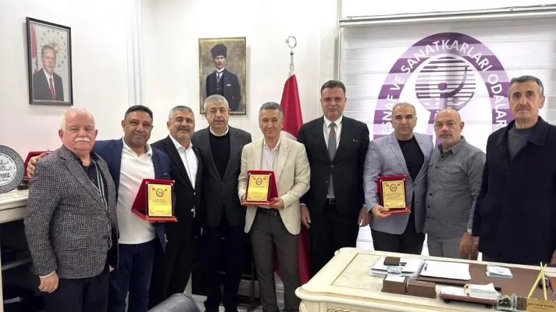 HESOB YÖNETİCİLERİNE PLAKET