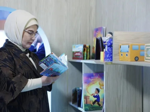Emine Erdoğan'dan Özbekistan'da çocukların geleceğine odaklanan sergiye ziyaret - fotoğraf 1