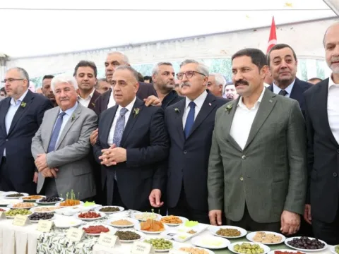 AK Partili Yayman, Hatay'da festivalde konuştu: Çiftçimizin, esnafımızın problemi bizim problemimizdir - fotoğraf 5