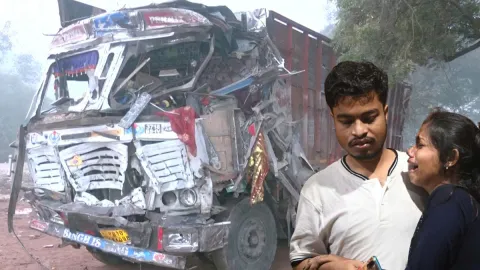 Hindistan'da dini festivaller kana bulandı. Önce izdiham, şimdi de kamyon faciası