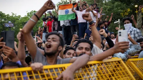 Hindistan'da seçmen kütüğü krizi. Binlerce kişi gözaltına alındı