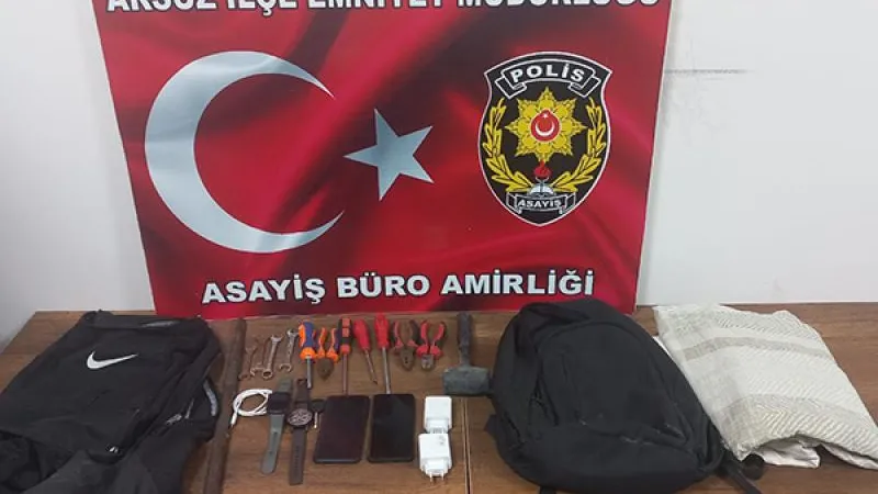 Hırsızlık Şüphelisi Üç Şahıs Arsuz'da Yakalandı