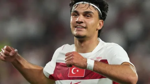 Hocasından Can Uzun'a uyarı: Canlı yayında gözünün yaşına bakmadı