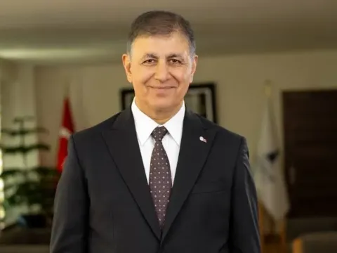 Cemil Tugay kimdir, AK Parti'ye mi katılıyor? İzmir Belediye Başkanı Cemil Tugay'ın hayatı - fotoğraf 1