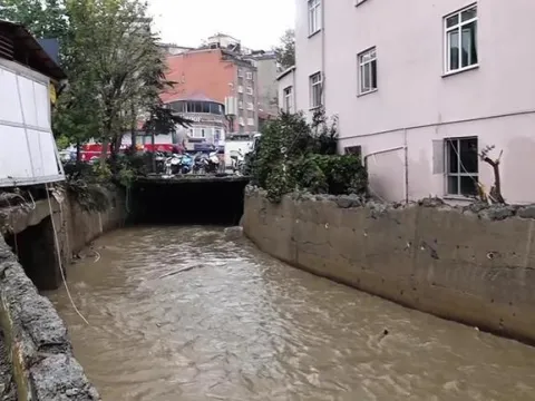 Bu iş yerinin altından dere geçiyor - fotoğraf 4