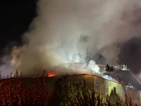 Tuzla'da ayakkabı fabrikasında yangın - fotoğraf 1