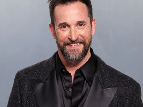 2026'nın yaşayan en seksi erkeği: Noah Wyle - fotoğraf 5