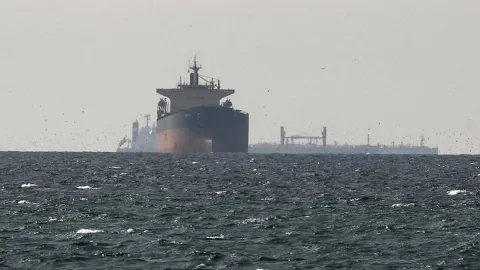 Hürmüz Boğazı'nda 3 tanker ve 1 konteyner gemisi vuruldu