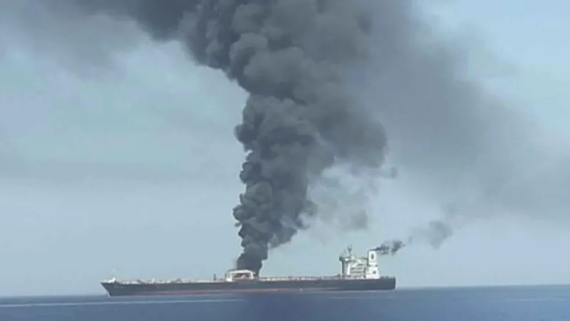 Hürmüz Boğazı'nda bir tanker vuruldu