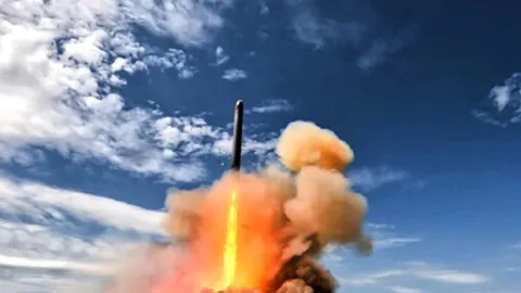 Husilerden Yemen hükümet güçlerine şiddetli saldırı: 50'den fazla kişi hayatını kaybetti