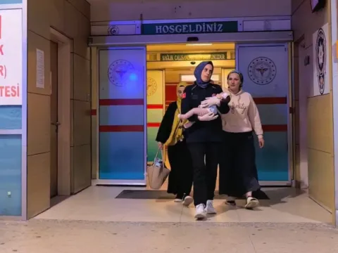 Bursa'dan yürek yakan kaza! Kanepeden düşen 2 aylık Poyraz bebeğin kafatası kırıldı - fotoğraf 4