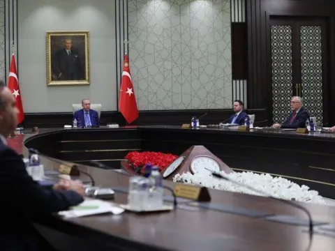 Kabine toplanıyor... İşte masadaki başlıklar - fotoğraf 2