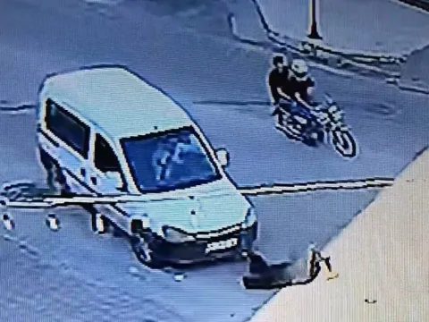 Kaputuna çıktığı aracı sürücüyü itip kaçırdı: "Kendimde değildim" savunması - fotoğraf 5