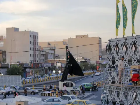 İran olası işgale karşı sivillere silah eğitimi veriyor - fotoğraf 1