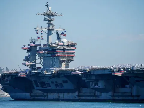 USS Abraham Lincoln, 265 günlük rekorun ardından ABD'ye döndü - fotoğraf 1
