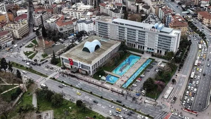 İBB'ye yönelik 'Yolsuzluk' davasında duruşma yarına ertelendi