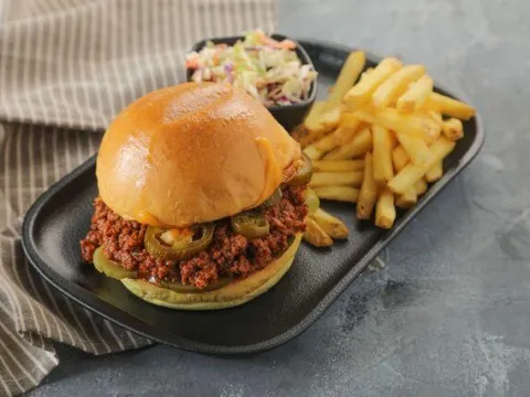 Adı kadar dağınık bir burger - fotoğraf 1