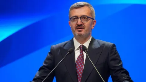 İletişim Başkanı Duran Aliya İzetbegoviç'i andı