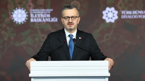 İletişim Başkanı Duran: Güzergahlar değişse de birlik olma ihtiyacımız hiç değişmemiştir