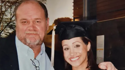 İngiliz Kraliyet ailesine şok: Meghan Markle'ın babasının evinde çocuk istismarı görüntüleri yakalandı