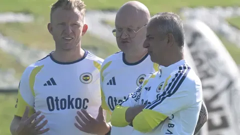 İngilizler Fenerbahçe'deki bu gelişmeyi hiç beklemiyordu: Tek bir ismi konuşuyorlar