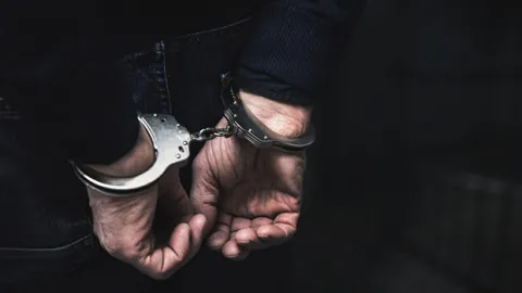 İngiltere'de ikinci üs krizi: Gözaltına alındılar
